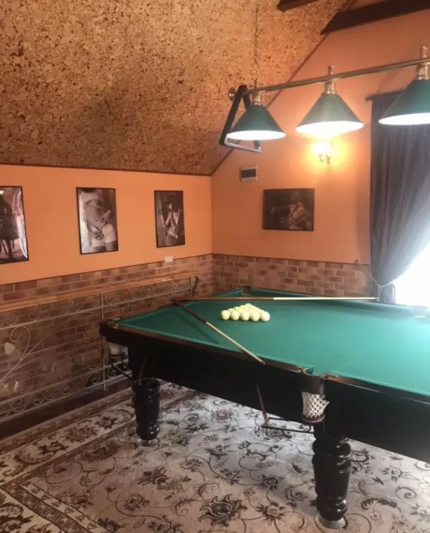 Дом с баней и бассейном