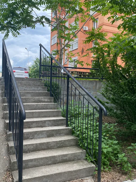 Большая квартира на набережной