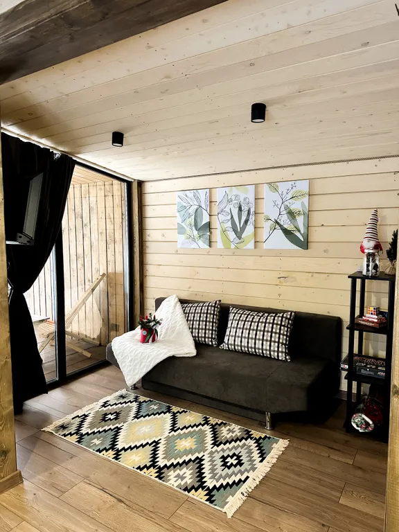 Дом в лесу в стиле барн