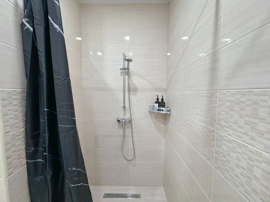 Квартира Family home - просторная 1к квартира до 5 гостей в 100 м от моря — Сириус