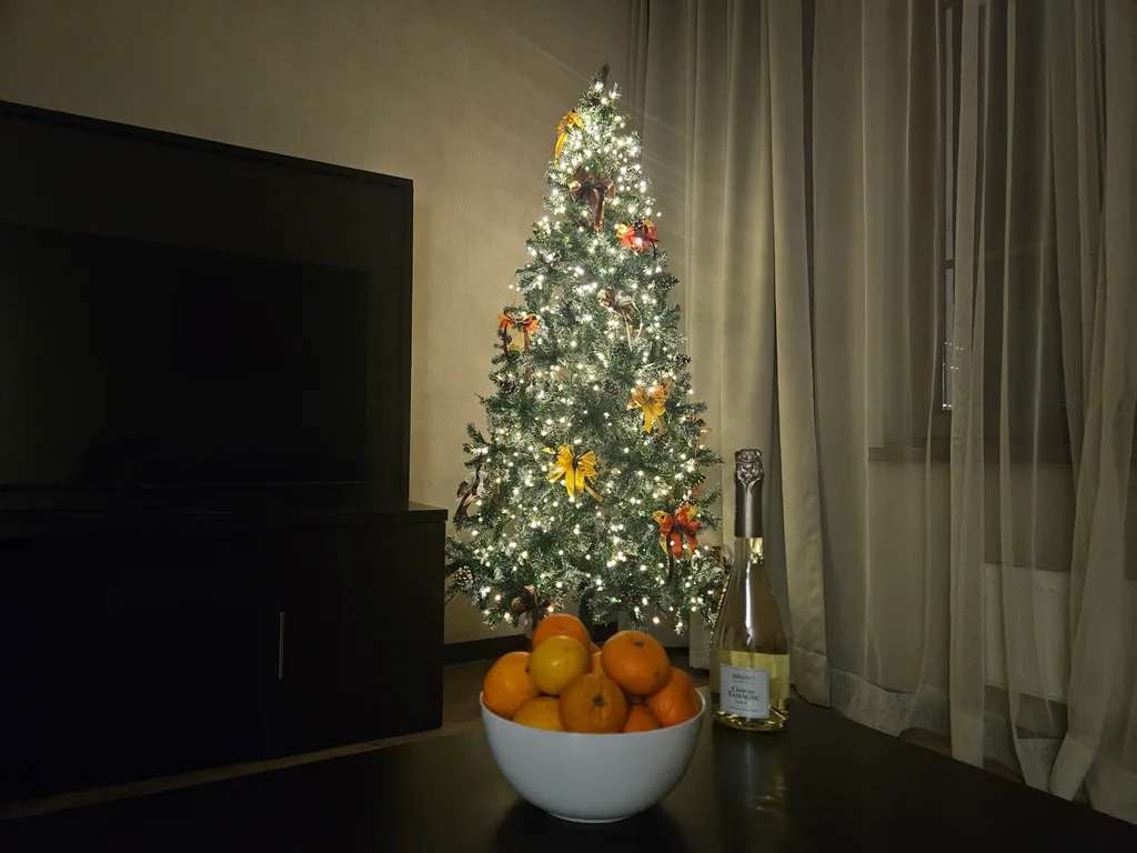 Апартаменты комфорт+ 2 спальни, 3 балкона, виды на город, реку и горы