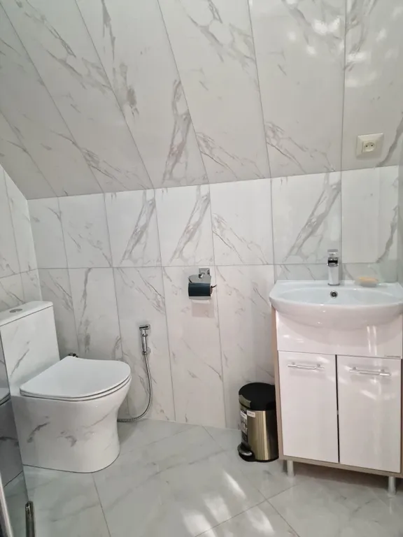 Домик с видом на горы