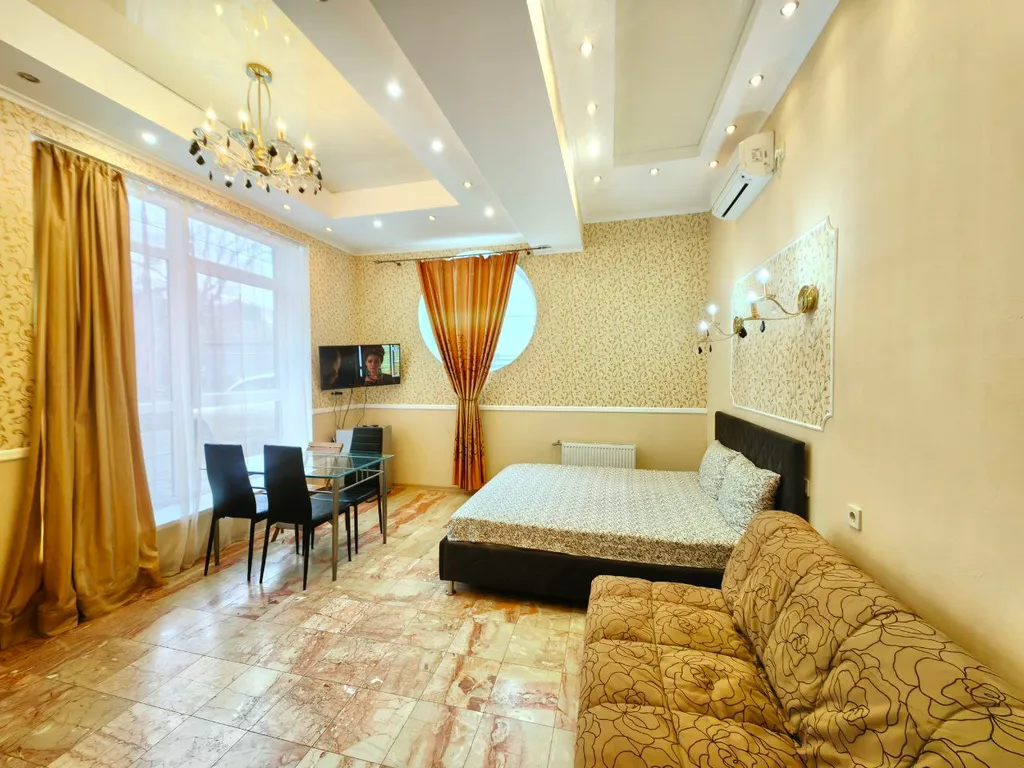 Квартира Дизайнерская студия  возле моря — аренда посуточно в Алушта