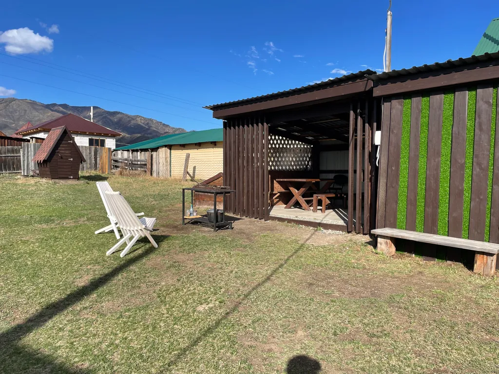 Благоустроенный просторный коттедж с видом на горы для большой компани