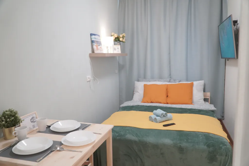 Квартира Светлая студия для двоих гостей недалеко от метро — аренда посуточно в Новосибирск