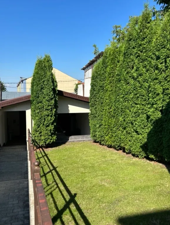 Просторный дом в районе центра