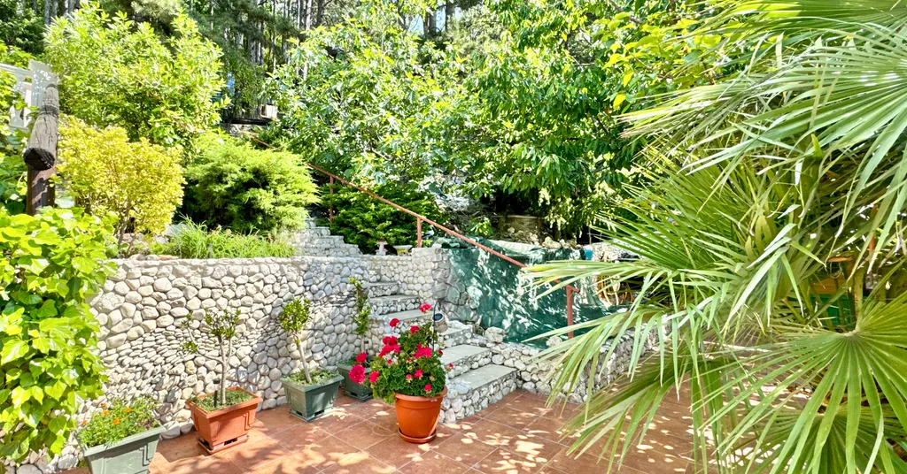 Дом с бассейном в Аутке