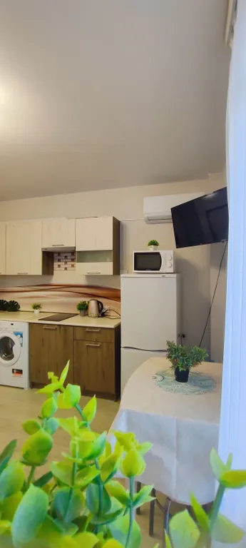 Студия с бассейнами рядом с Кипарисовым озером