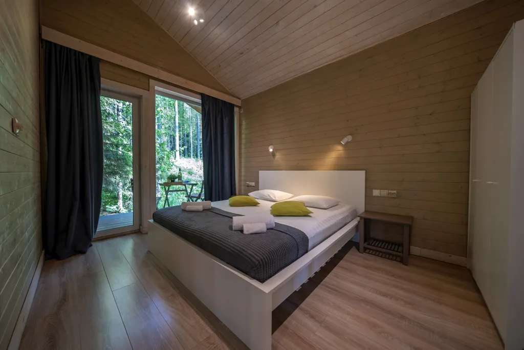 Домик с видом на лес