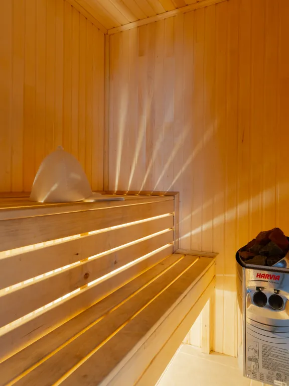 Уютный дом с камином и сауной у Охта Парка