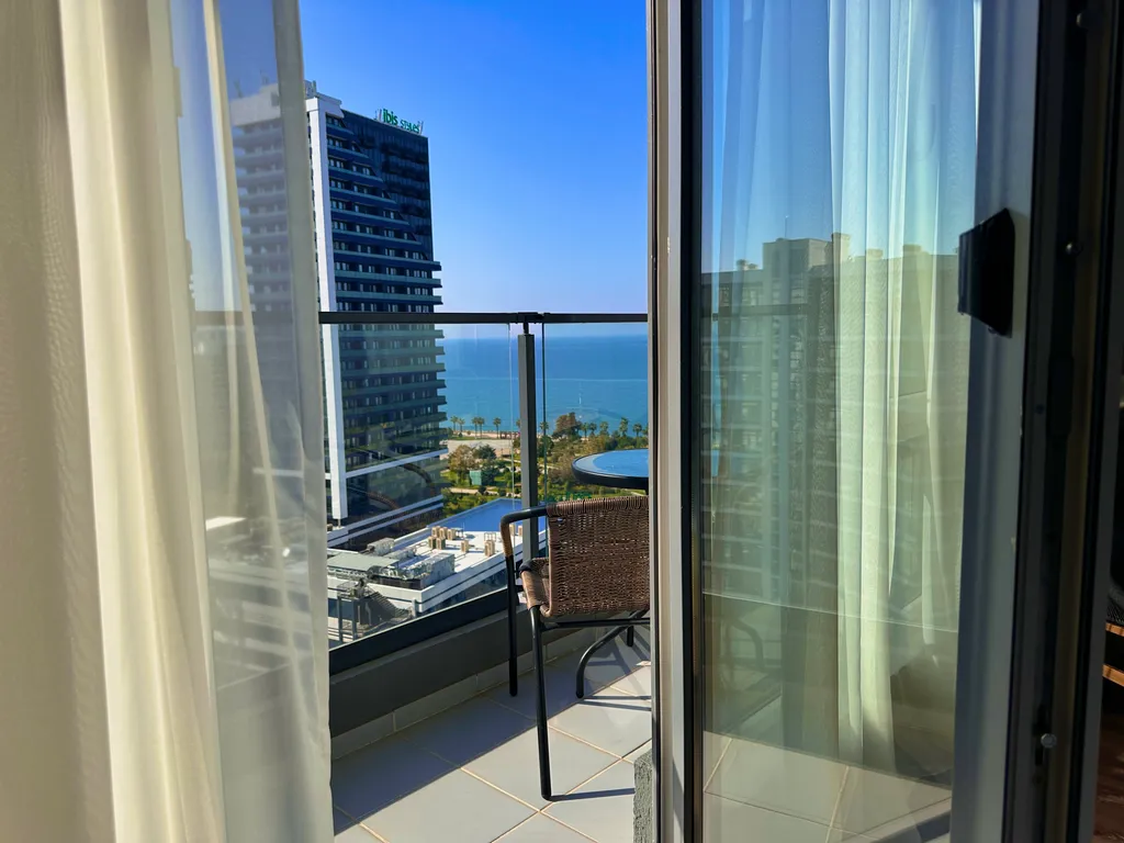 Квартира Солнечная студия 15 этаж, бассейн + парковка, жк white sails — Батуми