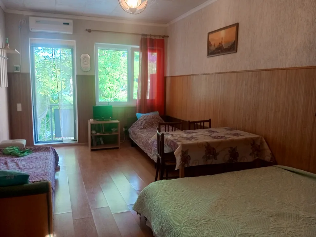 Квартира Квартира-студия 2 этаж коттеджа — Евпатория