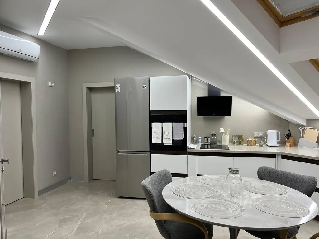 Новая с дизайнерским ремонтом квартира