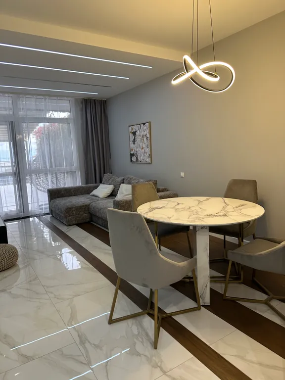 Апартамент с большой террасой