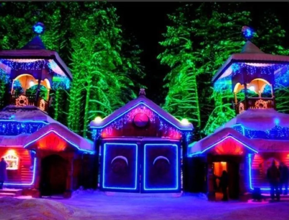 Дом с видом на лес и речку