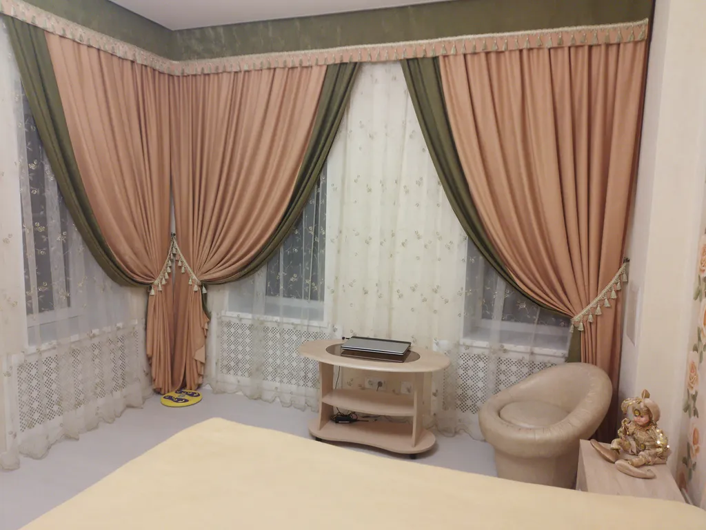 Дом у реки в центре города