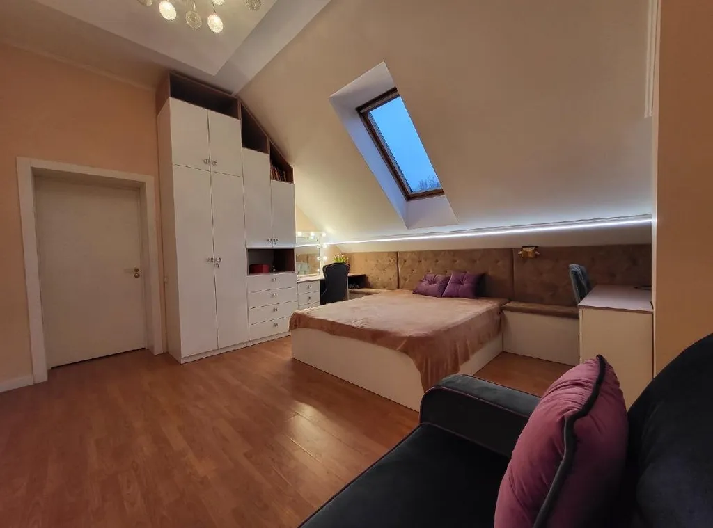 4-комнатный Дом