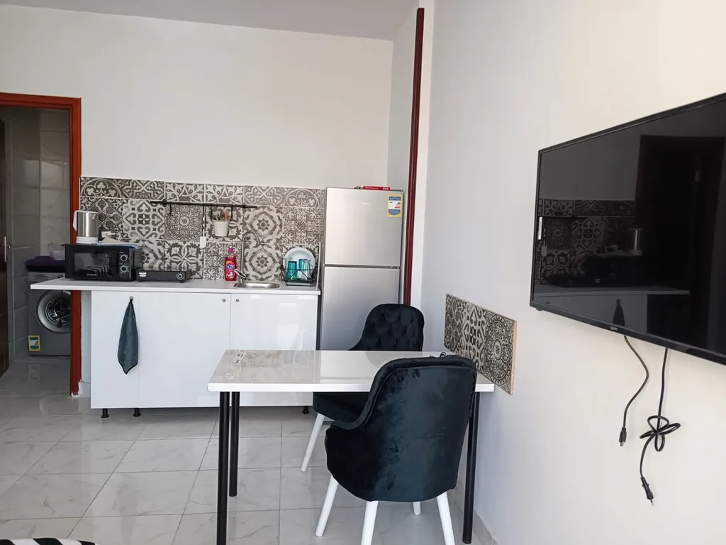 Квартира-студия с собственной террасой в 500м от моря