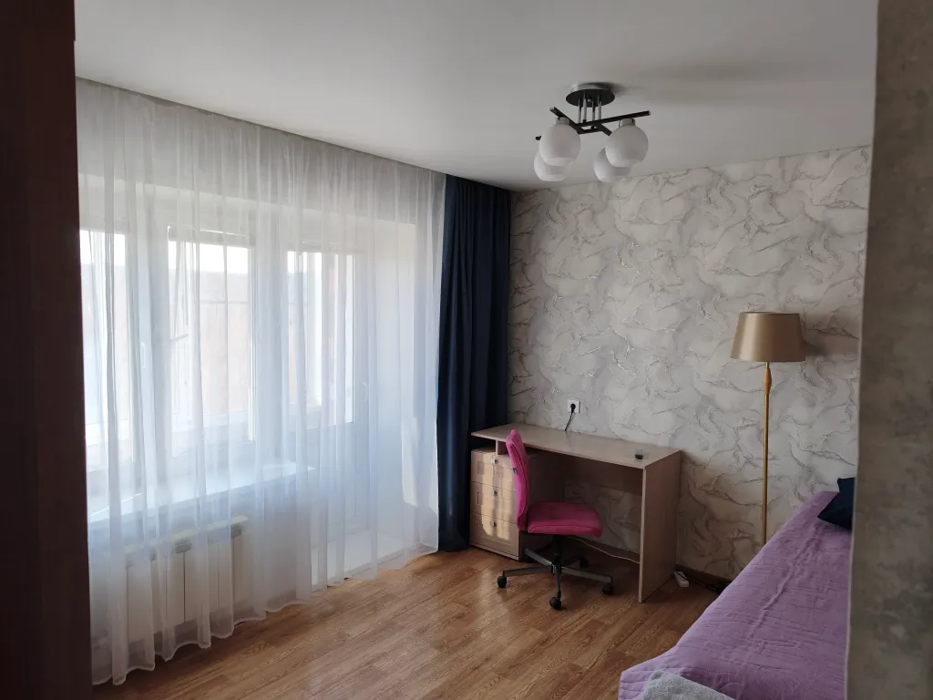 Уютная квартира с огромной кроватью на Металлургов