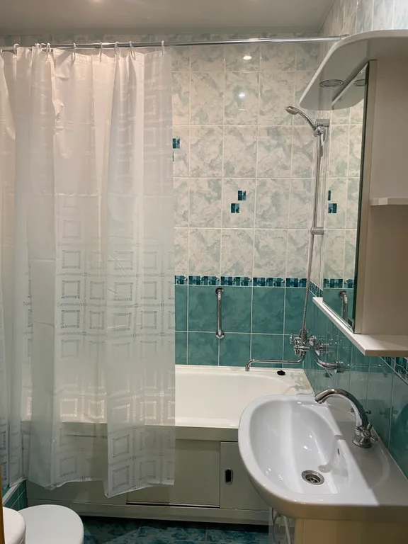 Просторная 3-комнатная квартира в центре. Новый ЖК. Установлен БОЙЛЕР.