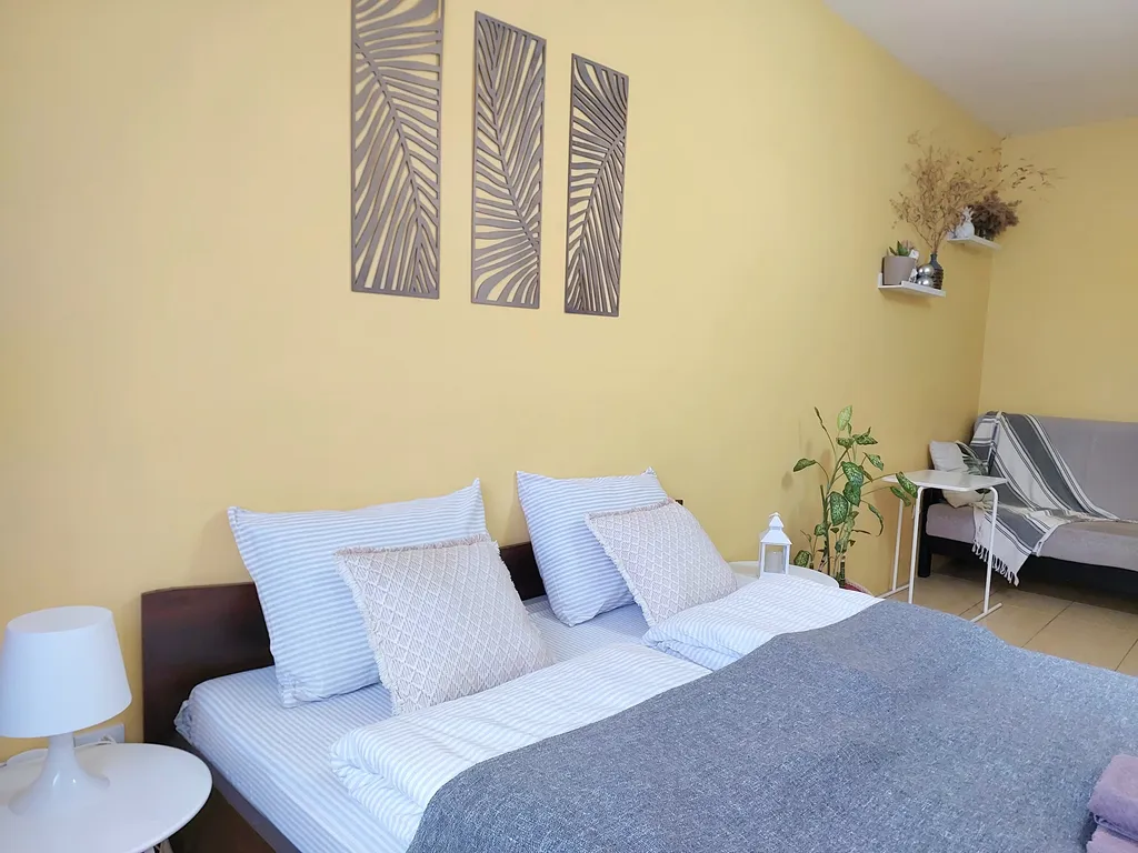 Солнечные апартаменты в спальном районе города