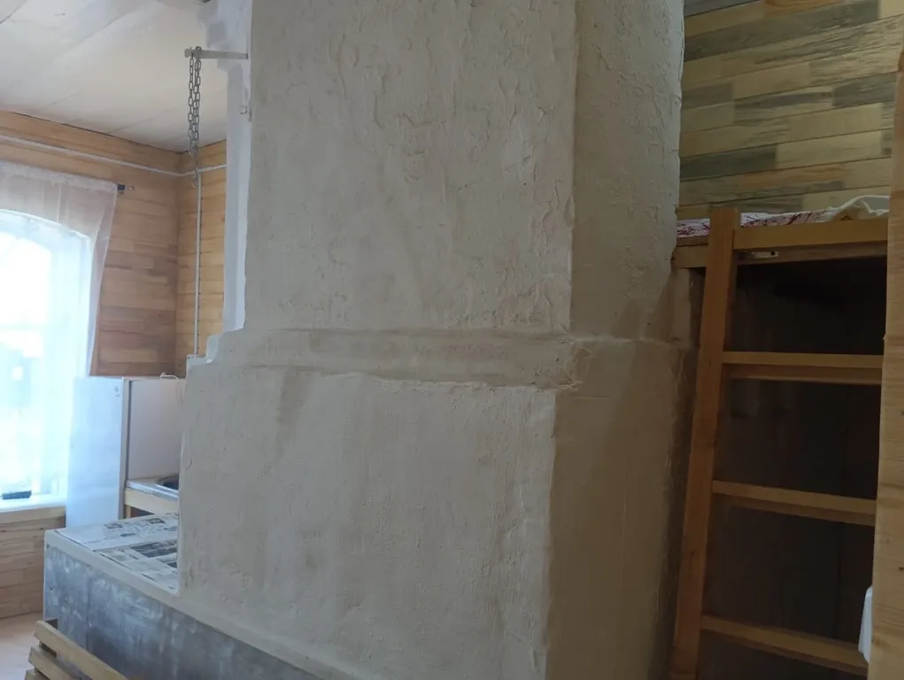 Деревенский дом с печью