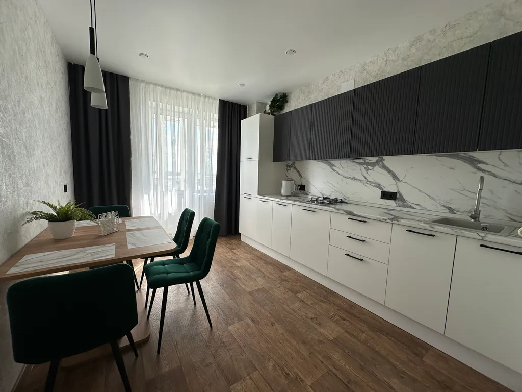 Шикарная квартира с панорамными окнами и видом на парк