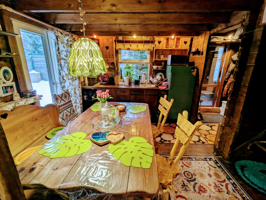 Коттедж Уютный домик с камином и бассейном — Глазово