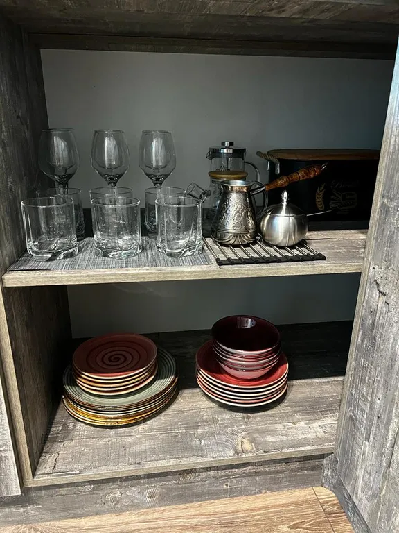 Треугольный дом у реки River House