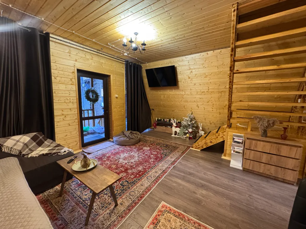 Двухэтажный A-Frame шале посреди заповедного леса вблизи Эльбруса