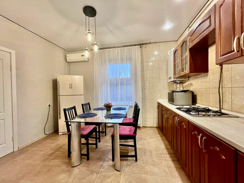 Дом с бассейном с центре Краснодара