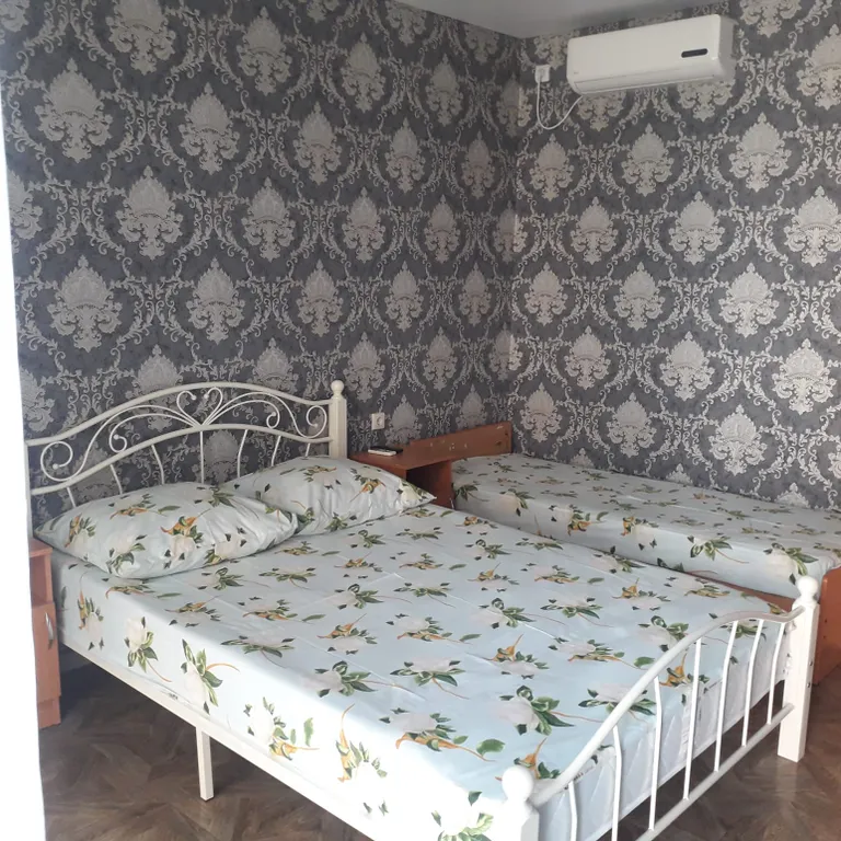 Уютные номера с видом на горы и в сад