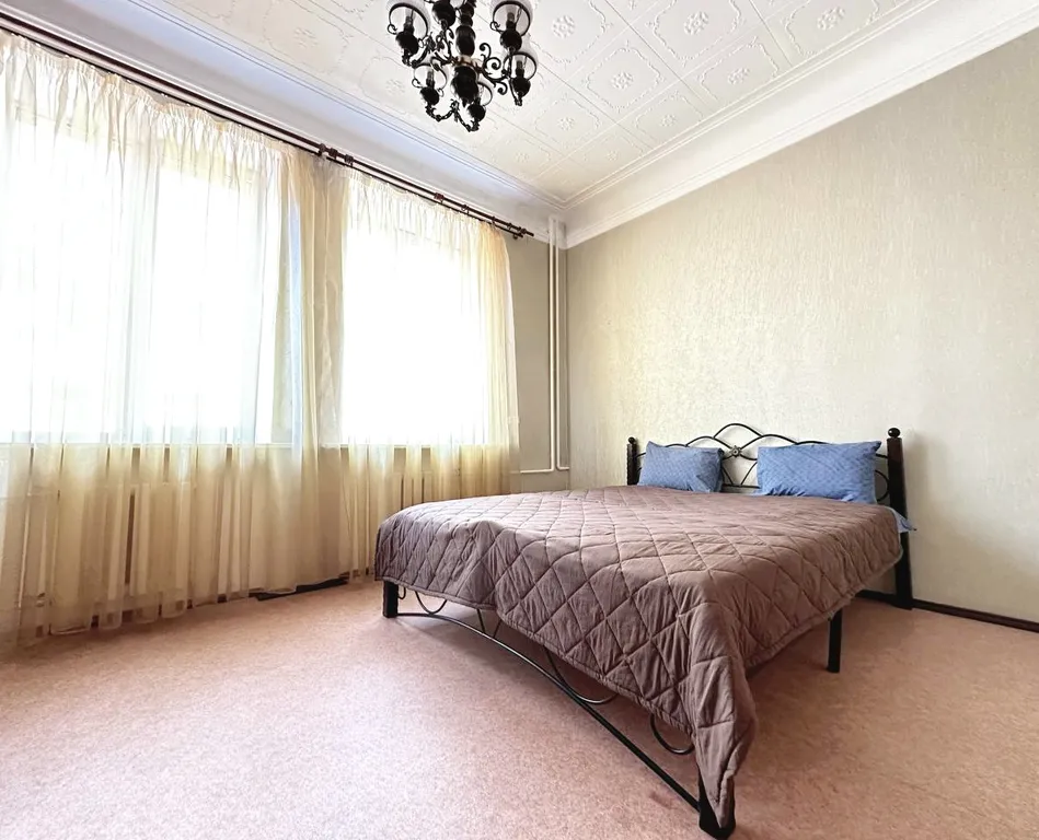 3-комнатная квартира в центре с кондиционером — аренда посуточно в Кемерово