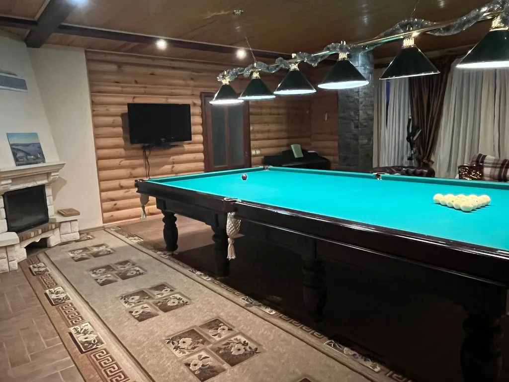 Уютный дом на берегу озера