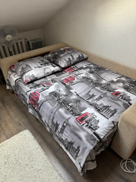 On two levels with two bathrooms