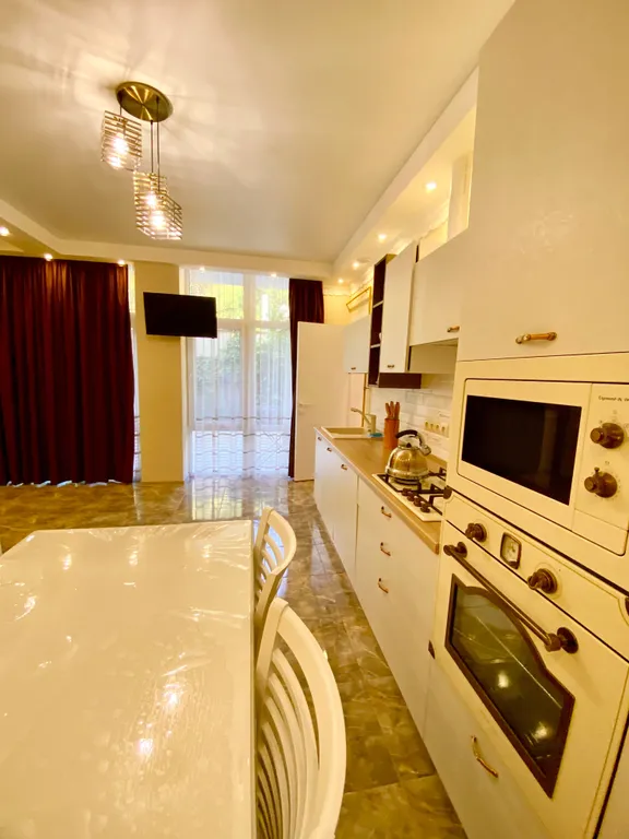 Квартира 3-комнатная Квартира — Адлер