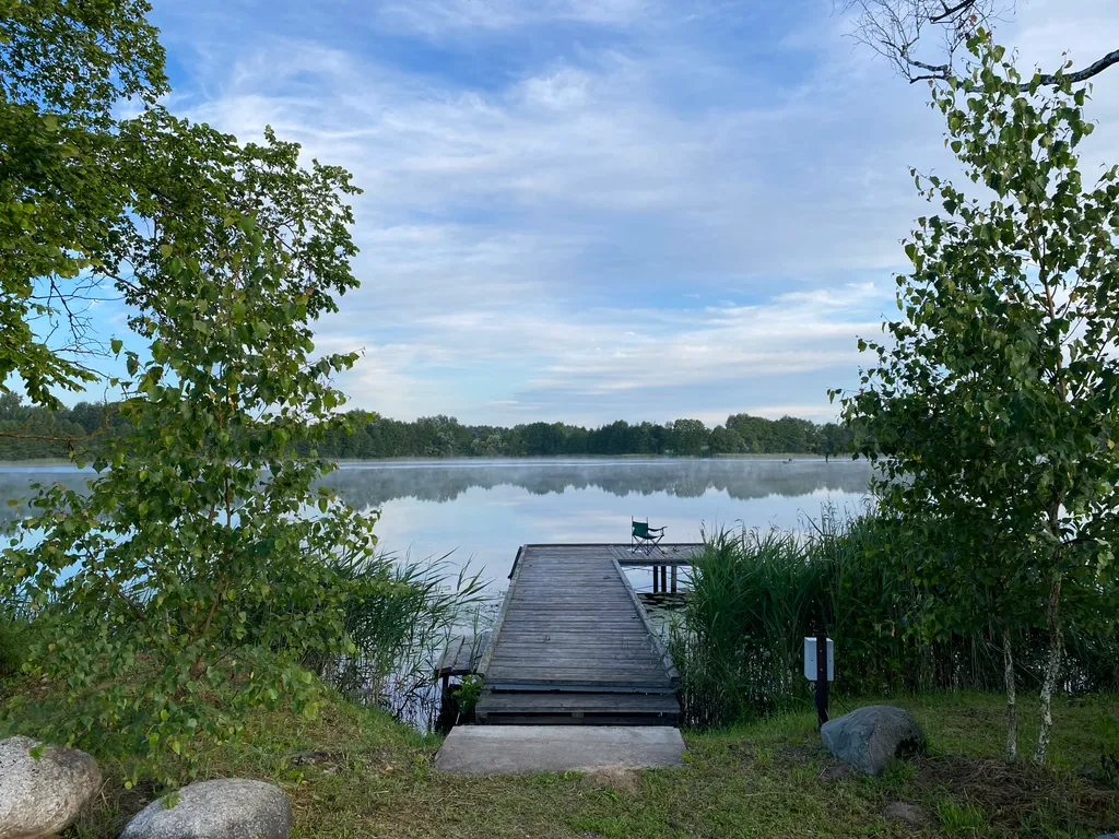 Деревянный комфортабельный дом на берегу озера