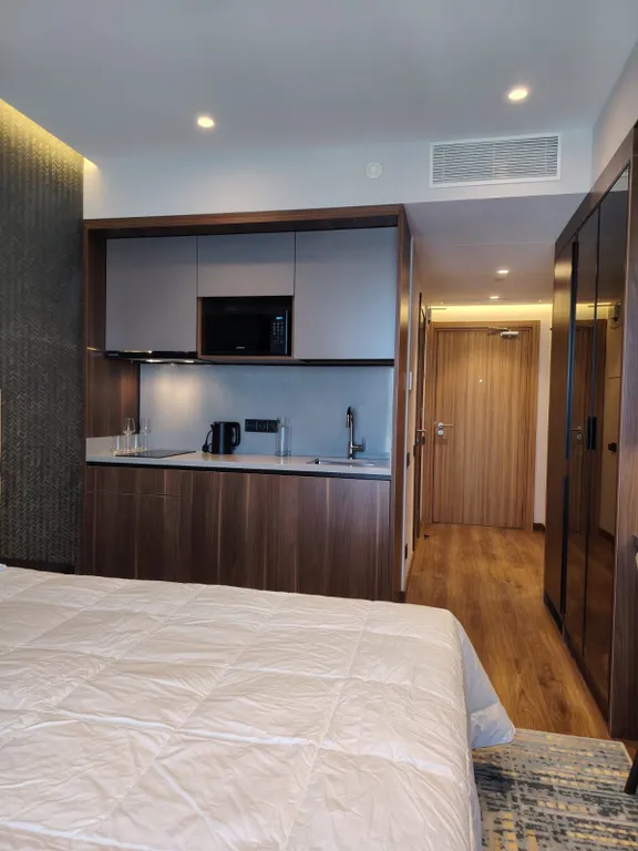 Премиальная студия на первой линии 3122