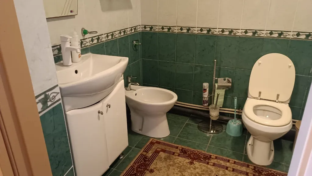 Эллинг на берегу моря