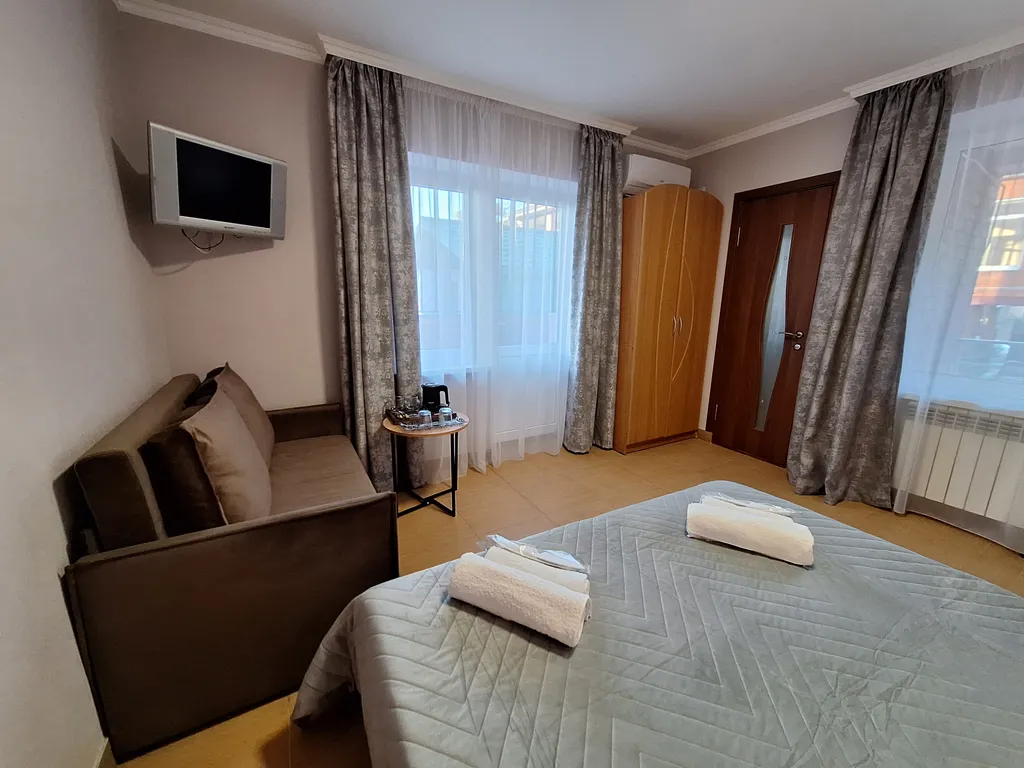 Квартира Квартира Небо трёхместный комфортный номер с кроватями twin/dbl — Геленджик