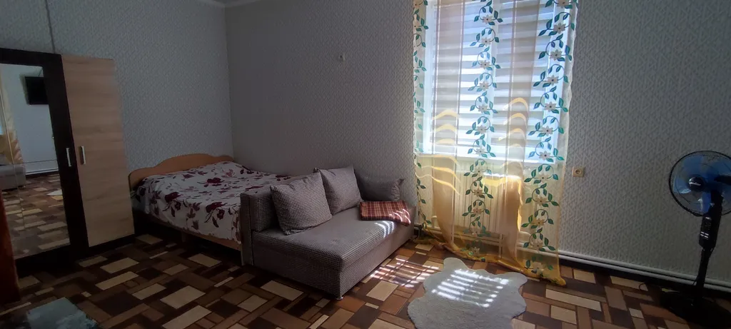 Квартира Квартира Большой и солнечный номер на втором этаже со своей кухней — Геленджик