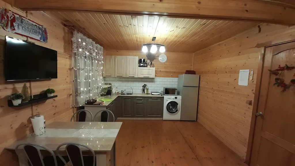 Уютный домик с отдельно стоящей русской баней на дровах и банным чаном