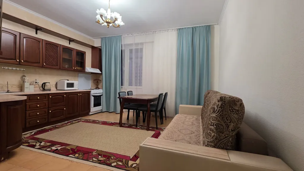 Евротрешка с 2-мя кроватями и раскладным диваном в центре