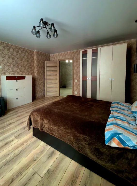 Уютная двухкомнатная квартира с дизайнерским ремонтом