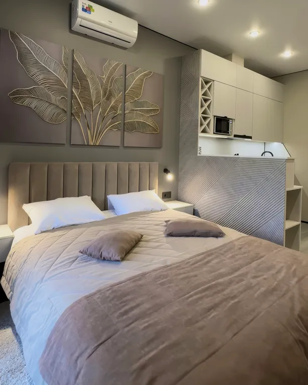 Апартаменты-студия с видом на горы в престижном районе