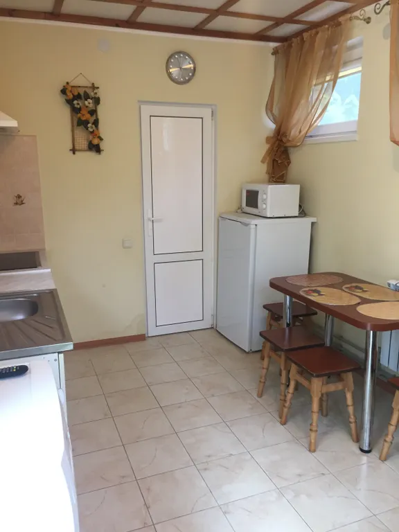 Уютный двухэтажный коттедж  с садом