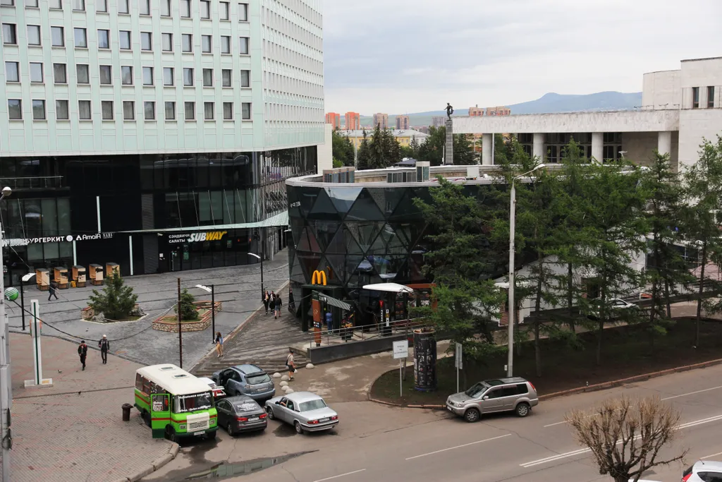 Студия возле Театра оперы и балета