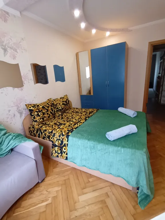 Комфортабельная трёхкомнатная квартира(7 гостей 5 спальных мест)