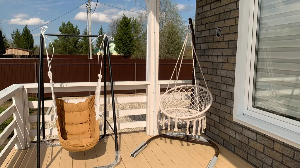 Уютный современный дом с террасой и банным чаном на участке 17 соток