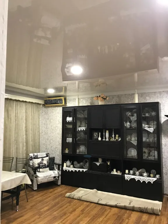 Комната в частном доме с большим двором